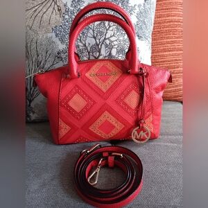 EUC Michael Kors Riley SATCHEL